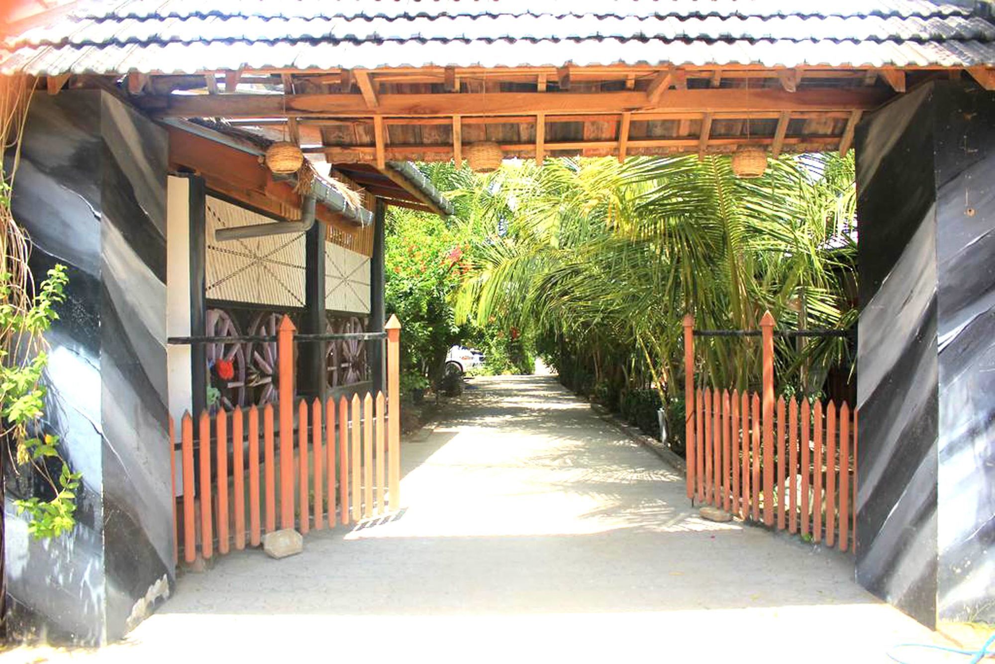 Layathraa Hotel And Restaurant Kandy Bagian luar foto